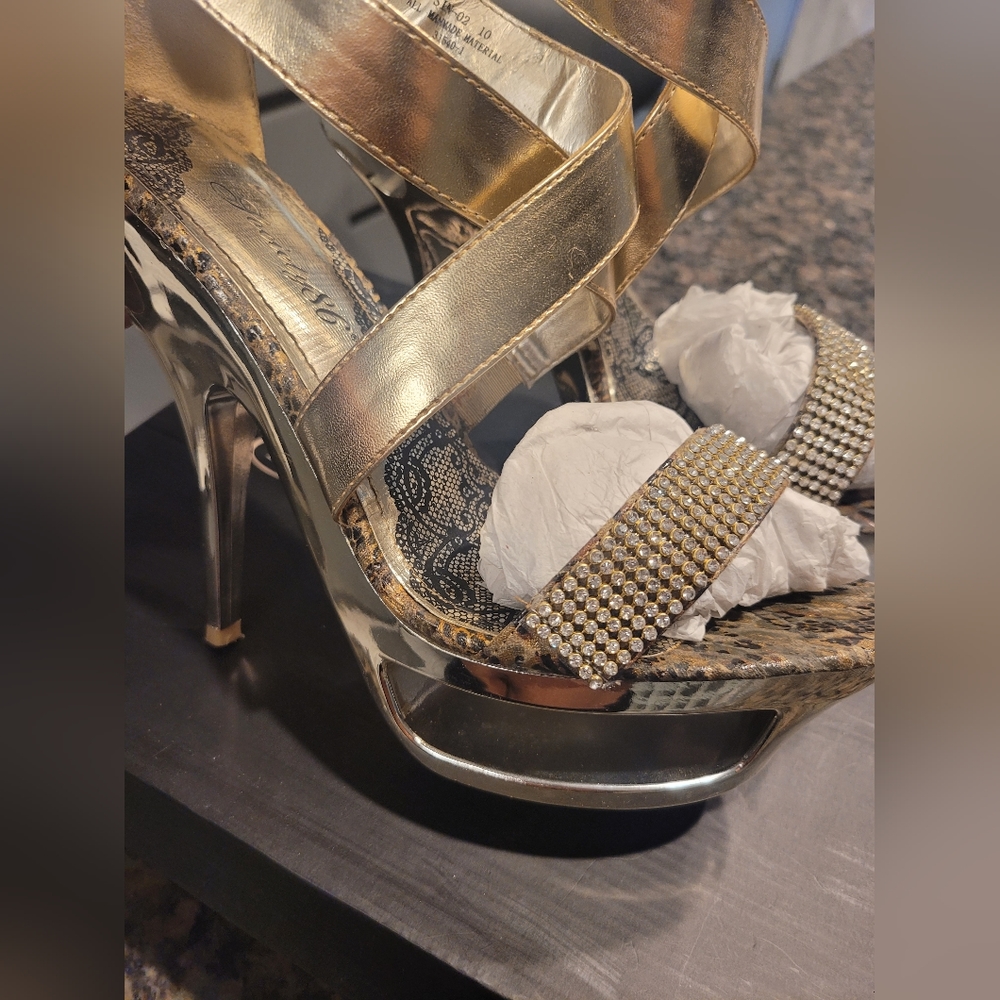 Society 86 Gold Heels Size 10